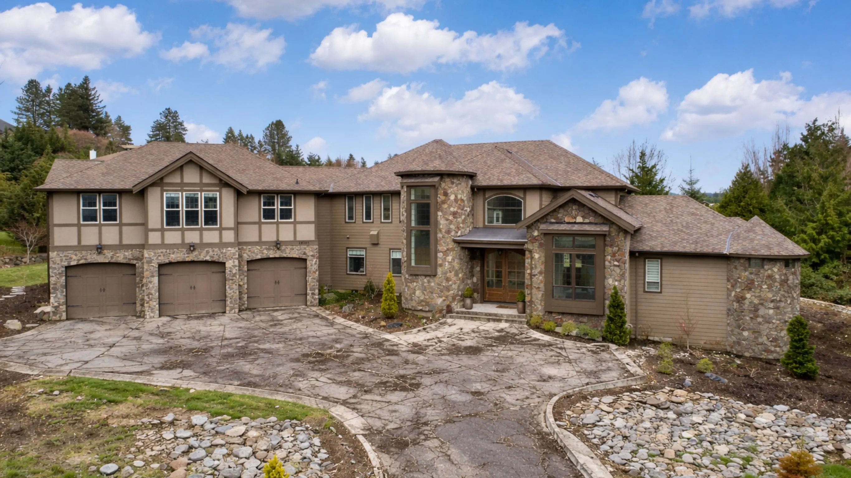 Side-by-side comparison of a luxury patio with professional LED outdoor lighting during dusk and night in Los Angeles by Dream Patios LA.